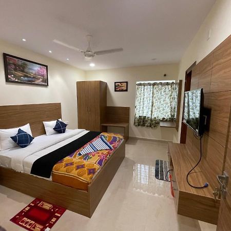 فندق تيروباتيفي  Srilakshmitulasiresidency المظهر الخارجي الصورة