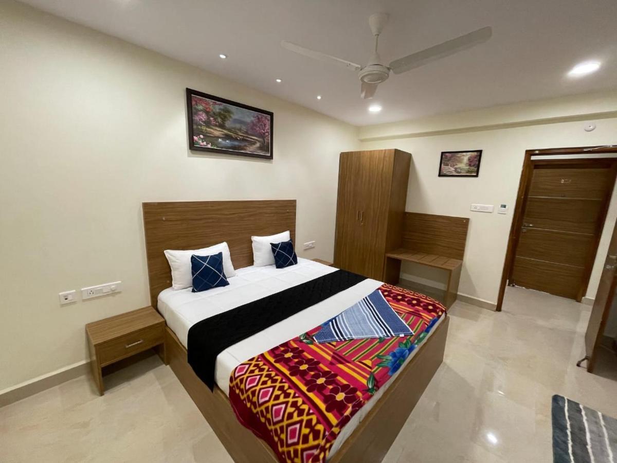 فندق تيروباتيفي  Srilakshmitulasiresidency المظهر الخارجي الصورة
